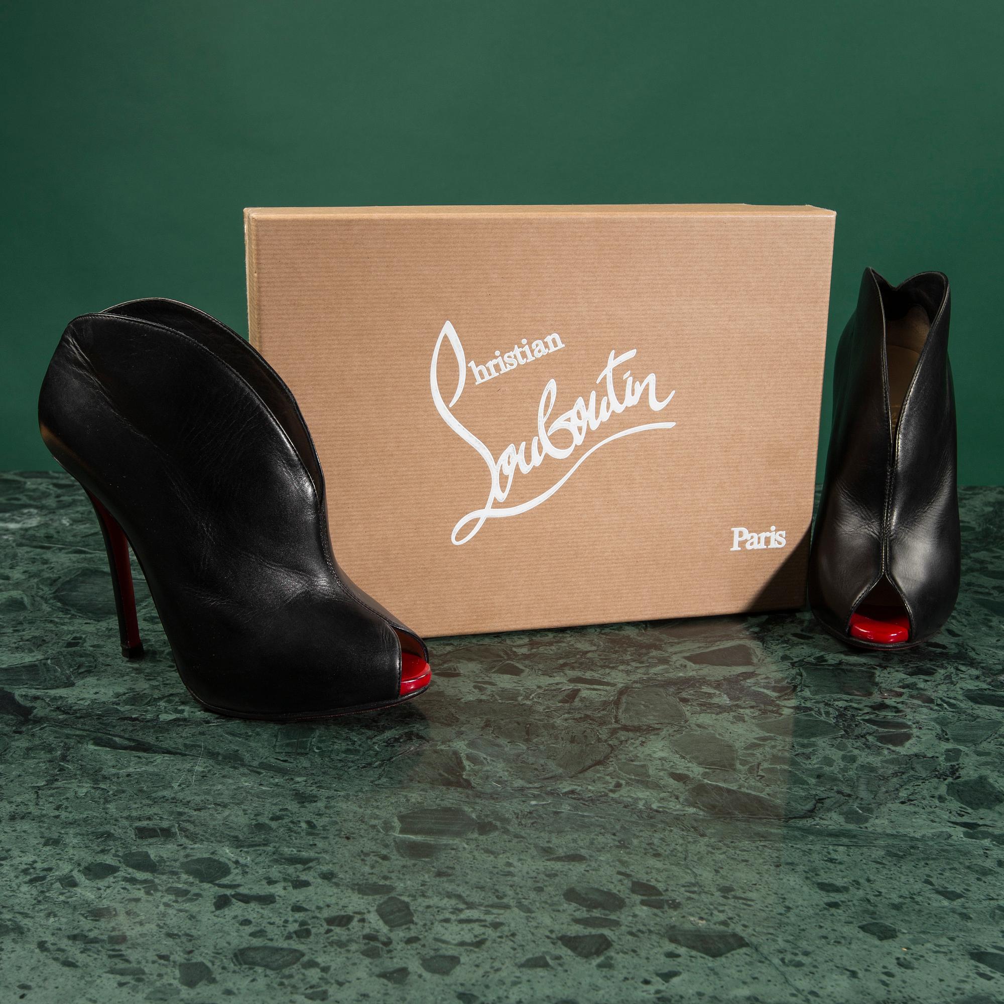 SKOR, CHRISTIAN LOUBOUTIN,  storlek 37.