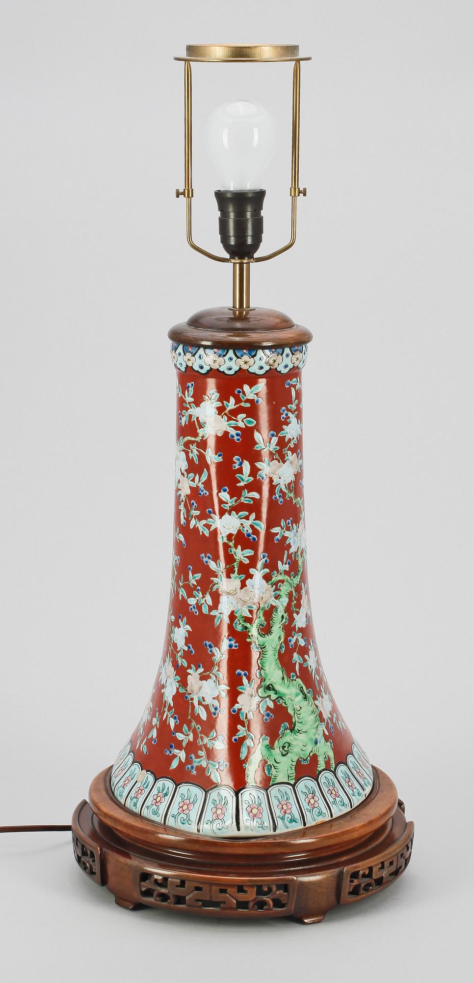 BORDSLAMPA, porslin, Kina, 1900-tal.