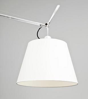 GOLVLAMPA, metall. Artemide, Tolomeo Bord, design: Michele De Lucchi, Giancarlo Fassina. H ca 390.