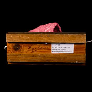 TEEMU SALONEN, bordslampa/skulptur, "Steve" signerad Teemu Salonen 2016.