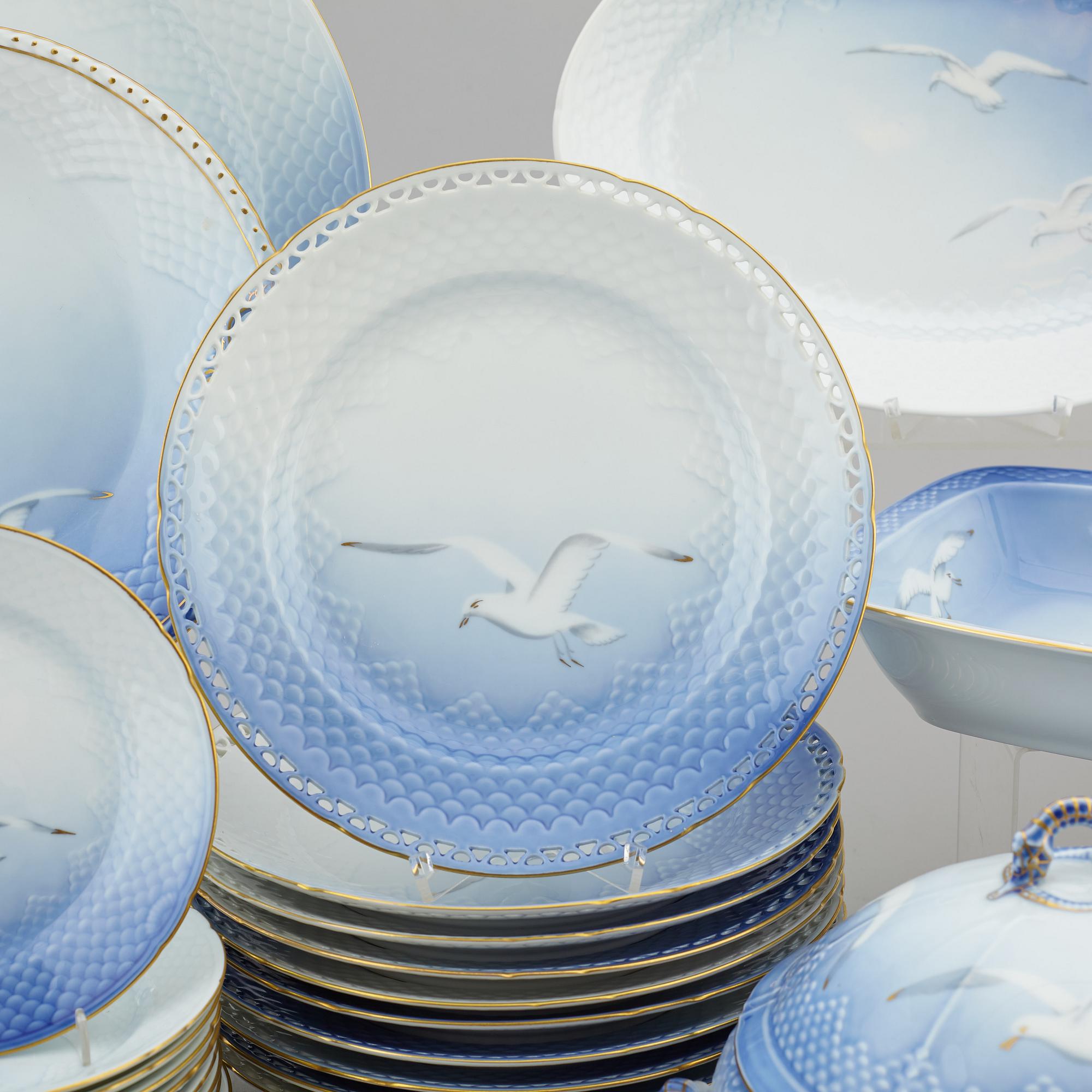 A 'Måsen' service, Bing & Grøndahl (52 pc).