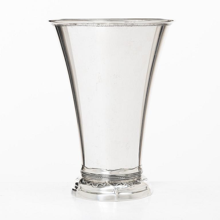 C.G. Hallberg, A Swedish silver Rococo-style beaker, Stockholm 1912.