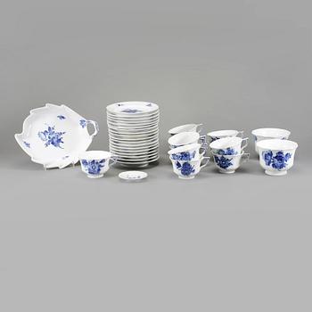 KAFFESERVIS, porslin, 21 delar, 2:a och 3:e sort., "Blå Blomst", Royal Copenhagen, Danmark, 1900-talets andra hälft.