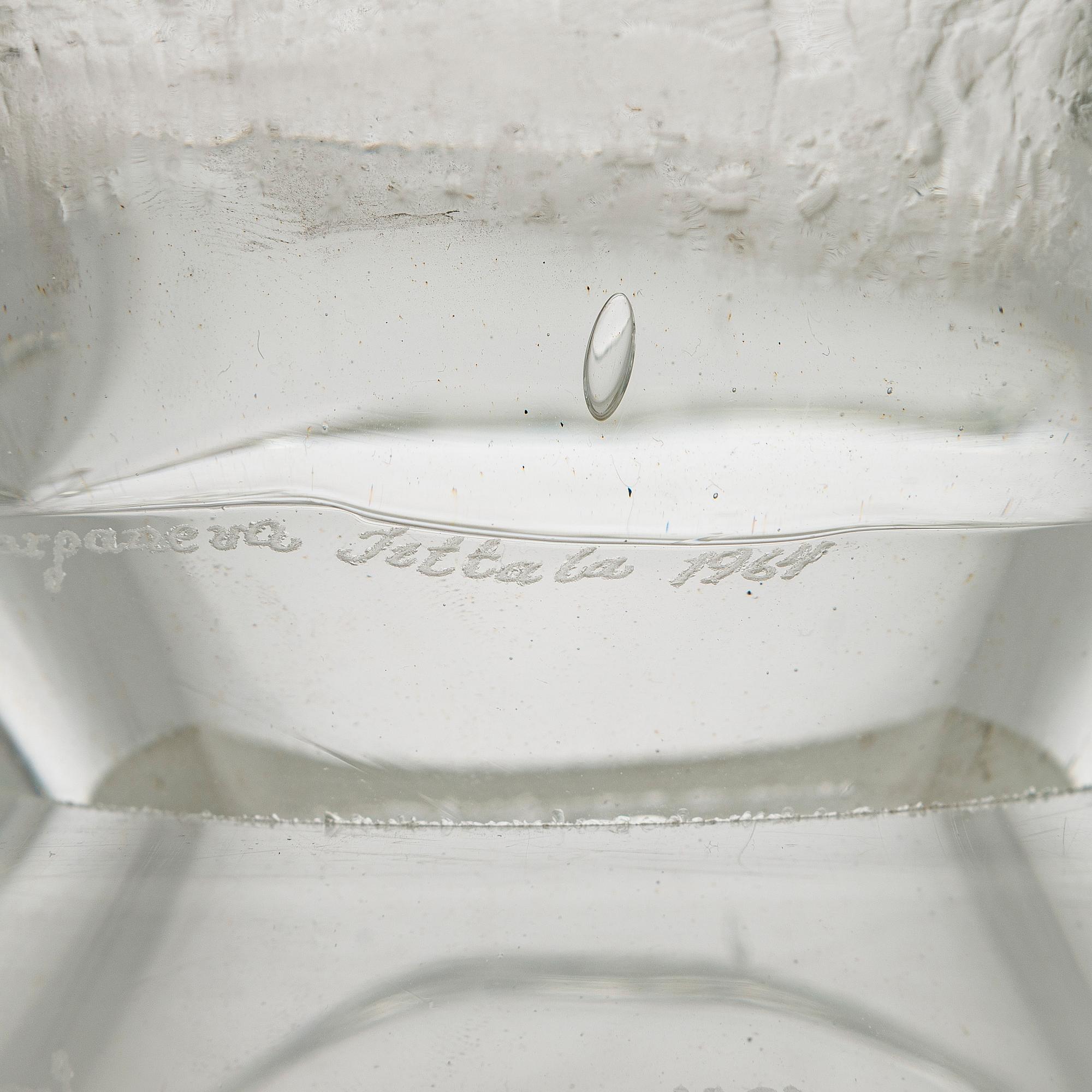 Timo Sarpaneva, veistos "Varjot" Finlandia sarjasta, signeerattu Timo Sarpaneva, Iittala 1964.