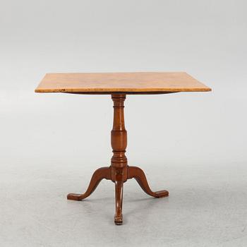 A alder root-veneered folding table, possibly Peter Witting (master in Borgå 1748-1771).