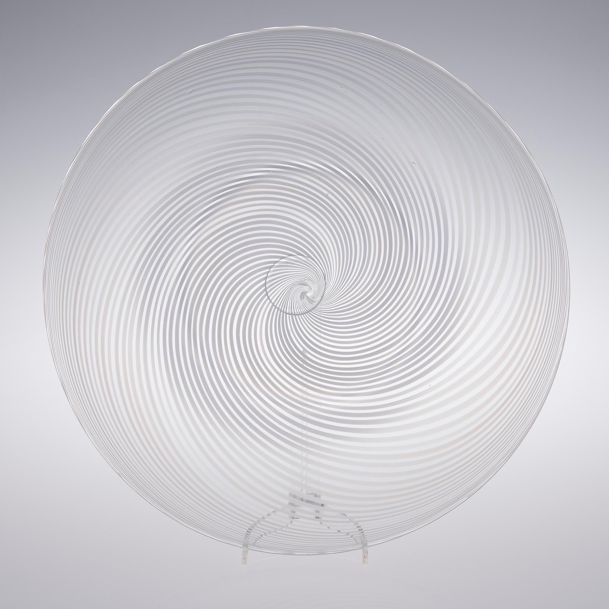 HEIKKI ORVOLA, A DISH. Signed Heikki Orvola, Nuutajärvi, II.