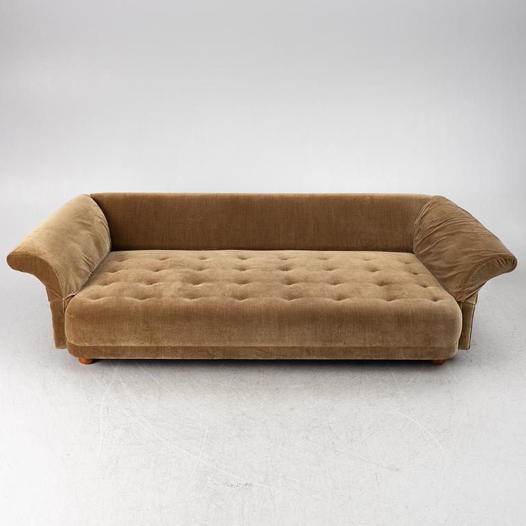 Josef Frank, a sofa. 'Liljevalchssoffan', Svenskt Tenn.