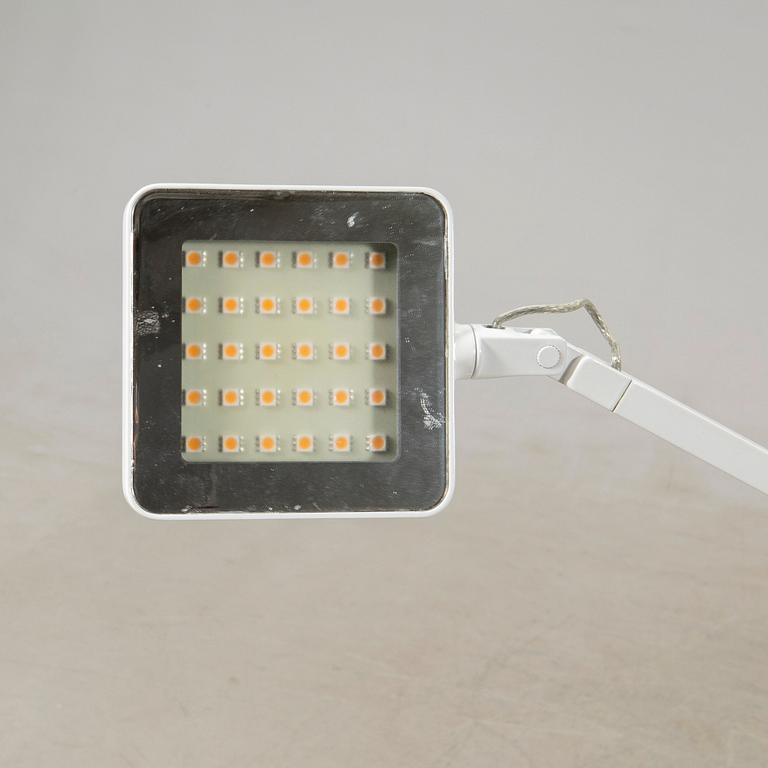 Antonio Citterio, a pair of floor lamps "Kelvin Base" for Flos, modern production.