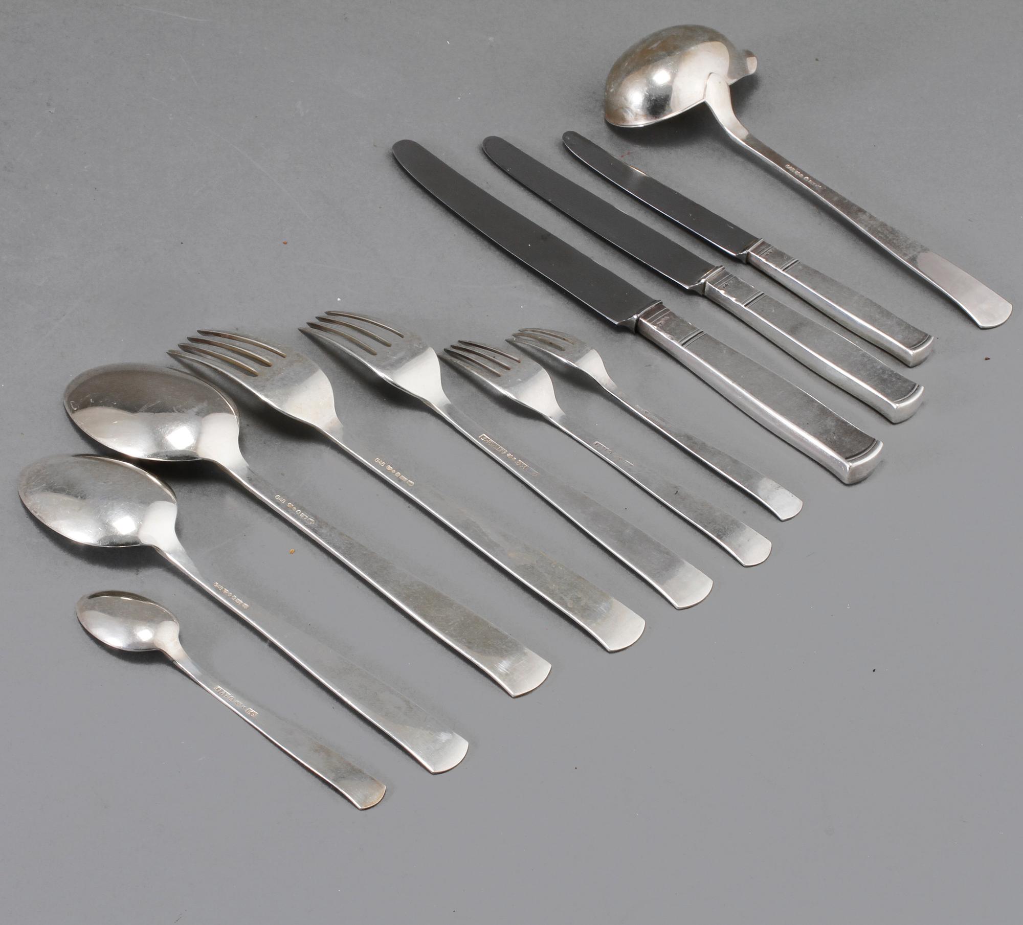 BESTICKSUPPSÄTTNING, 81 delar, "Rosenholm", silver, 1900-talets andra hälft. Vikt ca 3050 gram.