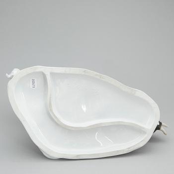 FIGURIN, porslin samt ståltråd, Meissen, 1900-tal.