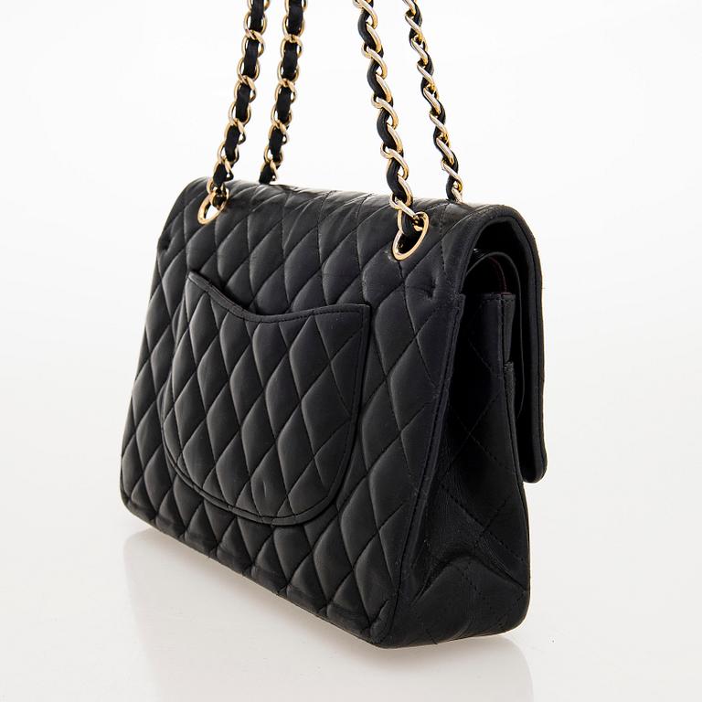 Chanel, A 'Double flap bag' shoulder bag.