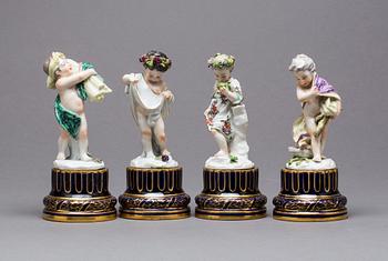 FIGURINER, 4 st, porslin, omkring 1900.