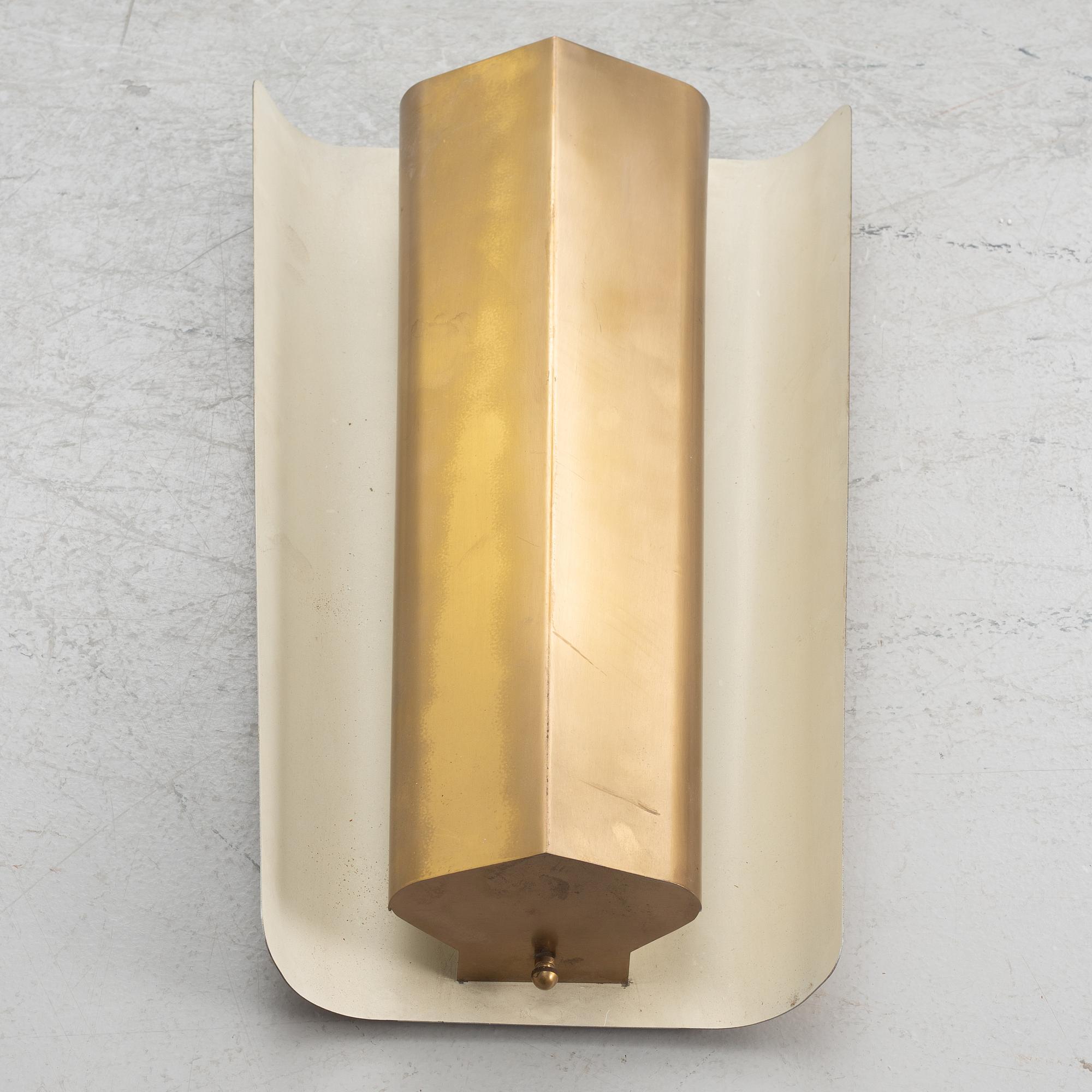 A Swedish Modern brass wall light, 1940's/50's.