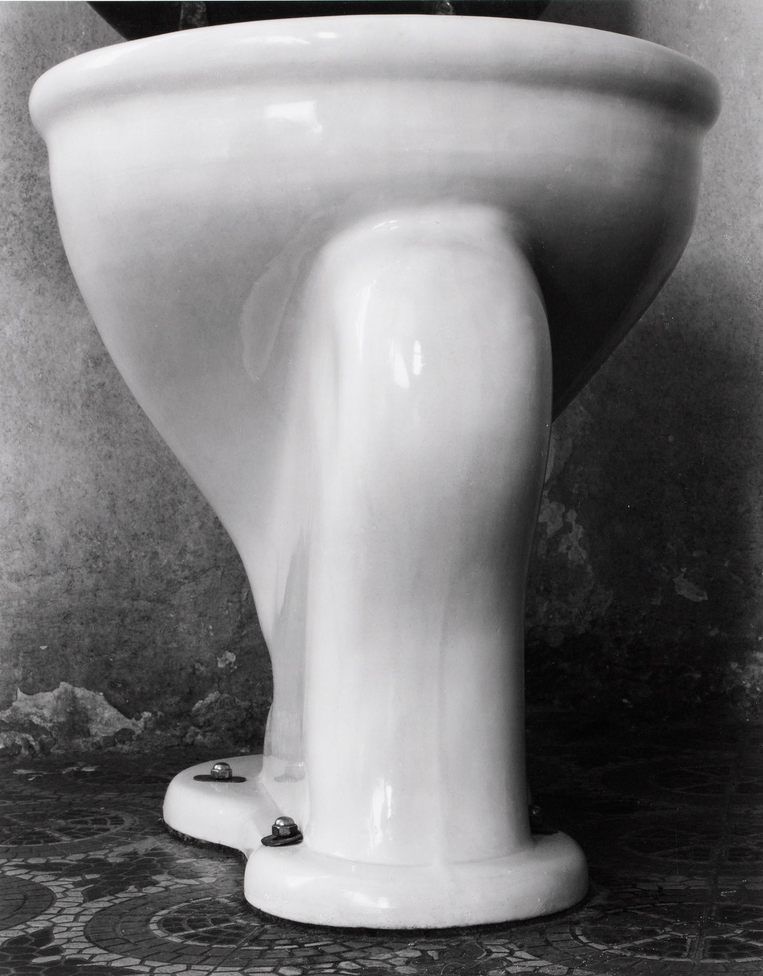 Edward Weston, "Excusado, Mexico, 1926".
