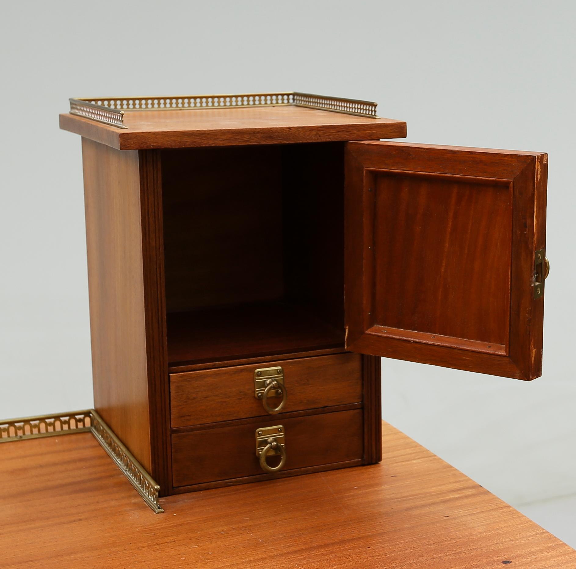 SKRIVBORD, 1900-talets första hälft.