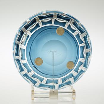 An Ingeborg Lundin ariel glass bowl, Orrefors 1964.