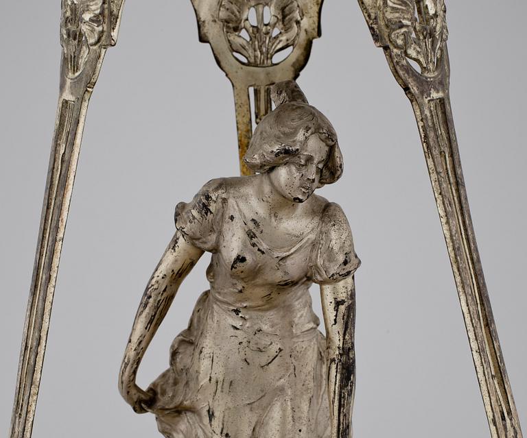 UPPLÄGGNINGSFAT, vitmetall, jugend, 1900-talets första hälft.