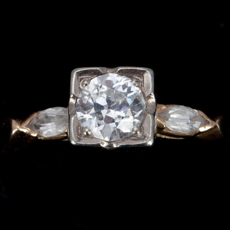RING, 18K guld, diamanter. 1920 t.