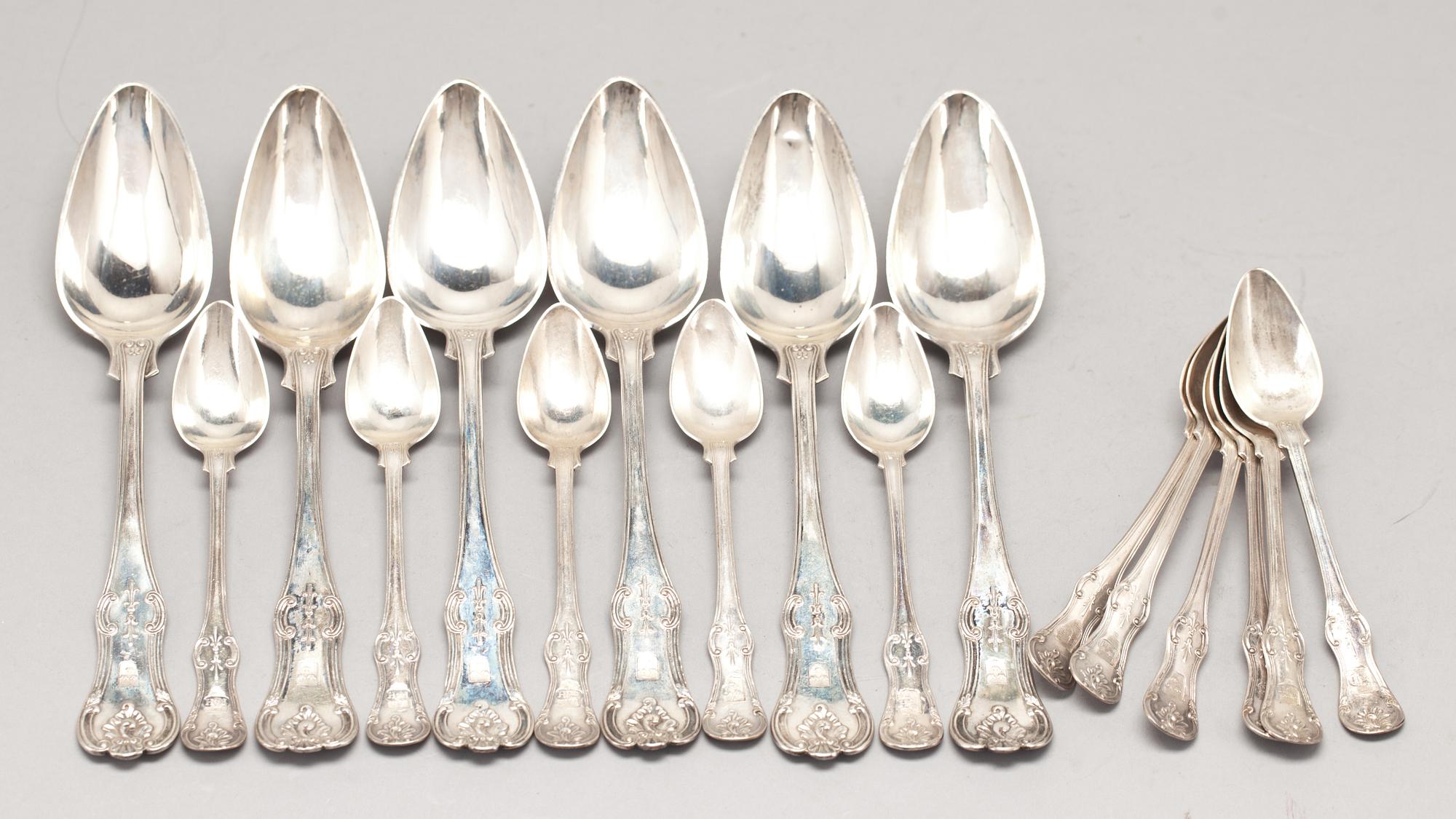 SKEDAR, 17 st, silver, 1800-talets mitt, Sverige. Total vikt ca 630 g.