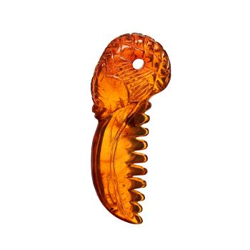 An amber pendant, Qing dynasty (1644-1912).