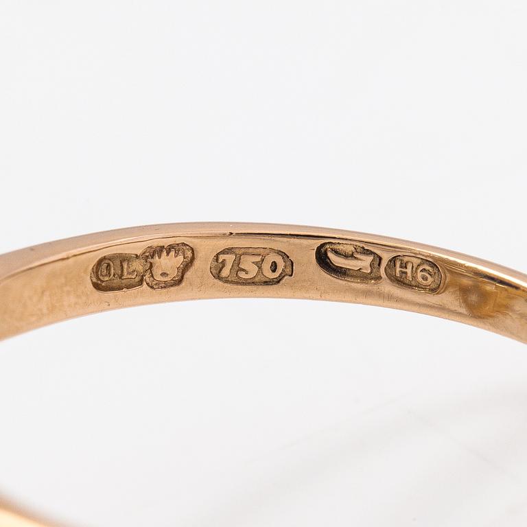 Ring, 18K guld, gammal- och briljantslipade diamanter ca 0,52 ct totalt och safir. Oskar Lindroos, Helsingfors 1937.