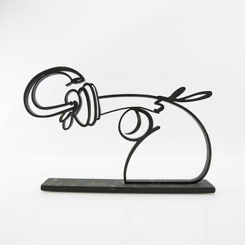 Carl Fredrik Reuterswärd, Sculpture "Non violence".