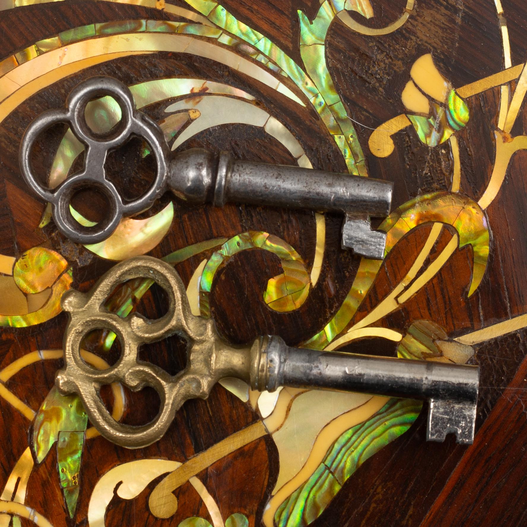 An early 20th Century Art Nouveau desk, Germany, stamp J Groschkus, Berlin.