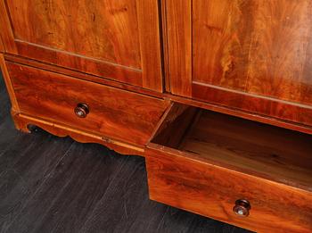 BOKSKÅP, 1800-talets mitt/andra hälft.