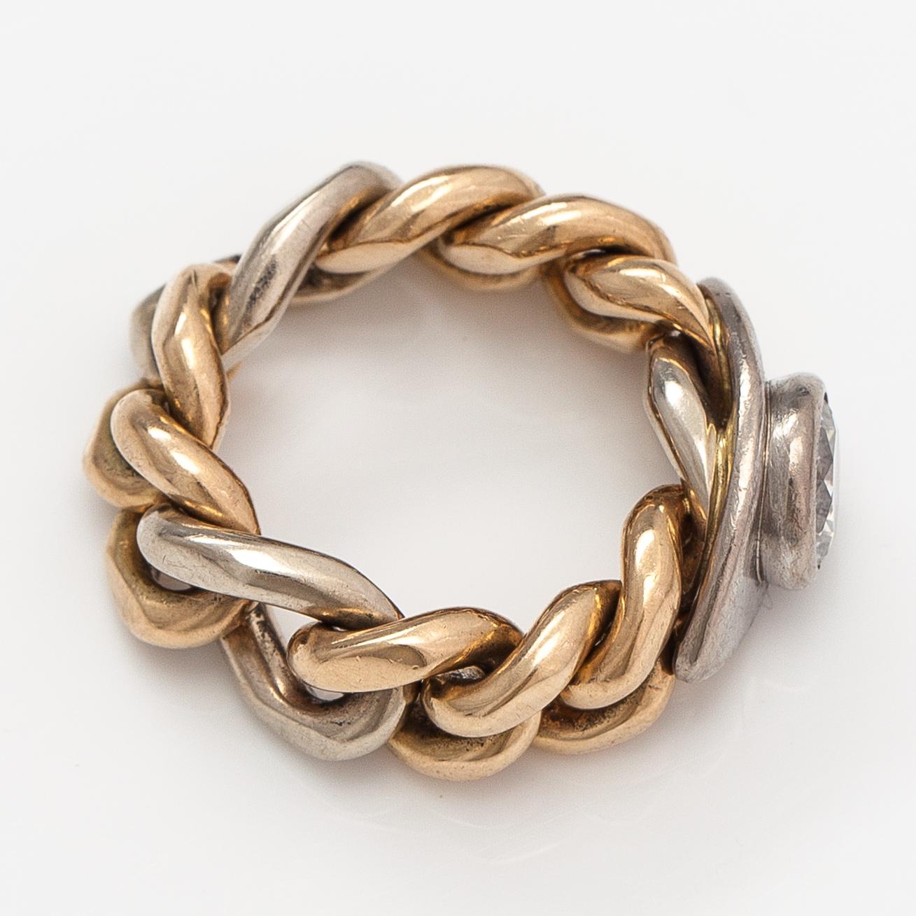 A 14K gold ring with a ca. 1.12 ct diamond. With certificate.