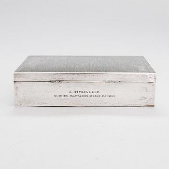 A silver cigar box, Finnish controlmark by Oskar Lindroos, Helsinki 1942.
