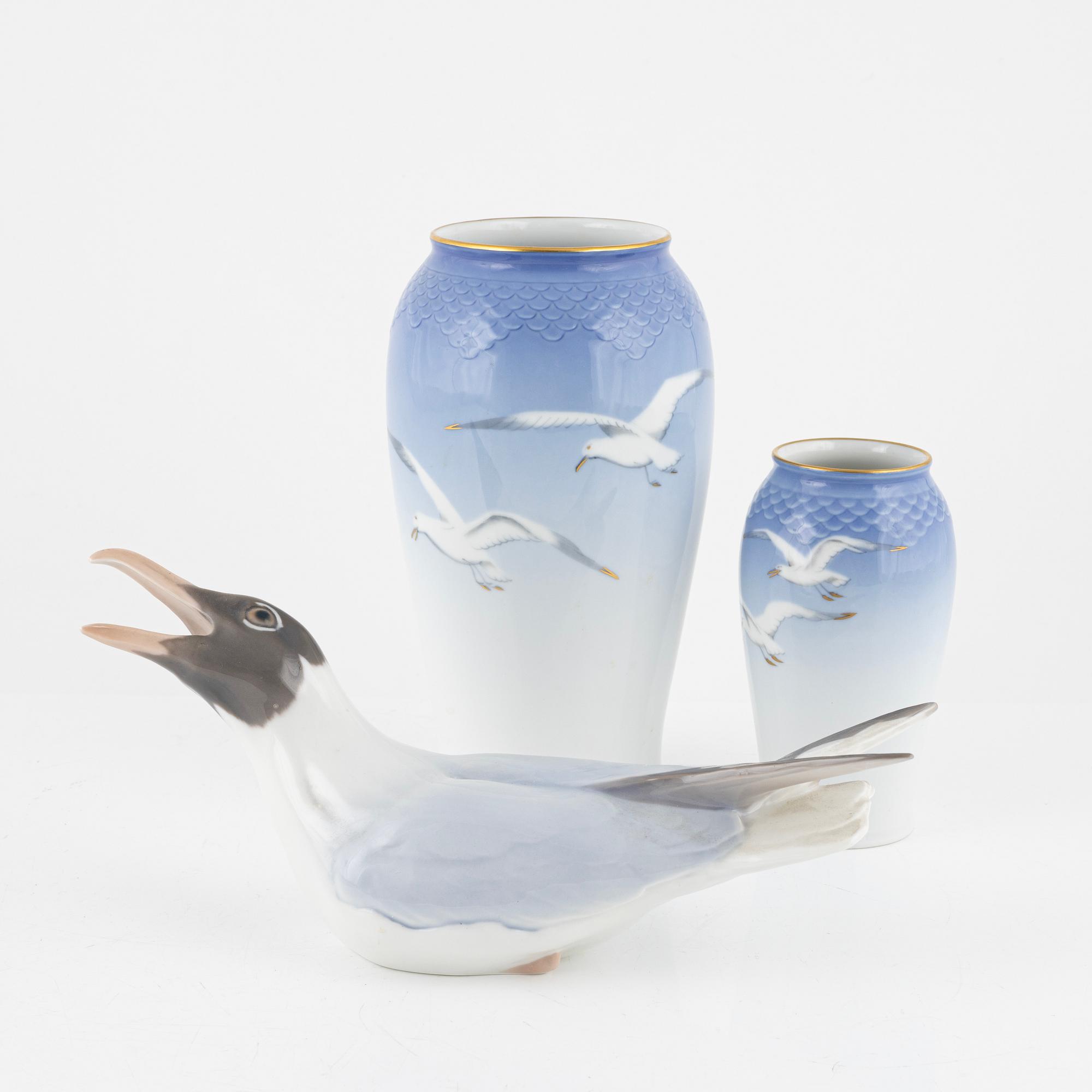 Matservis, ca 97 delar, porslin, "Blå Måsen", Bing & Grøndahl samt Royal Copenhagen, Danmark.