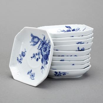 CREMEKOPPAR MED LOCK, 6 st, porslin, Blå blomst, Royal Copenhagen.