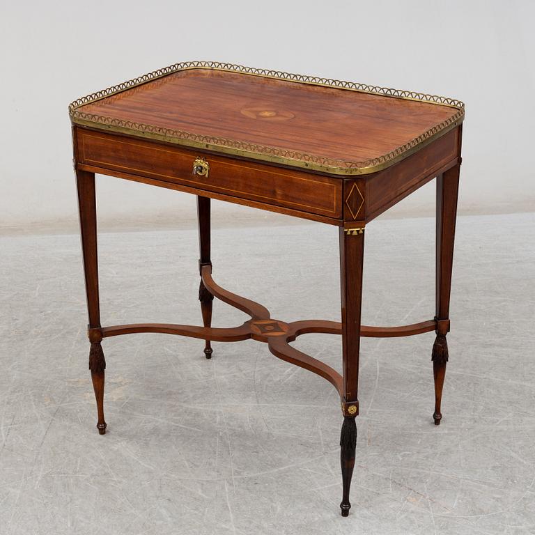 A Swedish late gustavian sewing table, ca 1800.