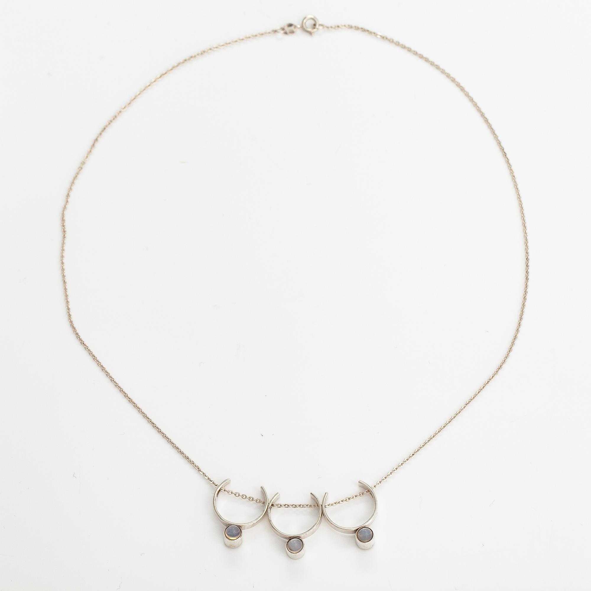 Elis Kauppi, A silver necklace woth moon quartzes. Kupittaan kulta, Turku 1960.