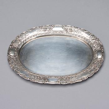 PARTI SILVER, 3 delar, rokokostil, Tyskland, svenska kontrollstämplar, 1900-tal. Sammanlagd vikt 337 g.