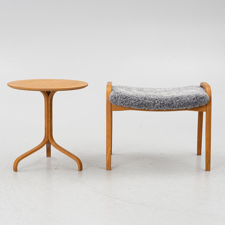 Yngve Ekström, A pair of armchairs, a footstool, “Lamino”, and a side table, Swedese, 2000s.