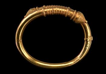 A BRACELET, 18K gold, Otto Roland Mellin Helsinki 1870 s. Weight 27,2 g.