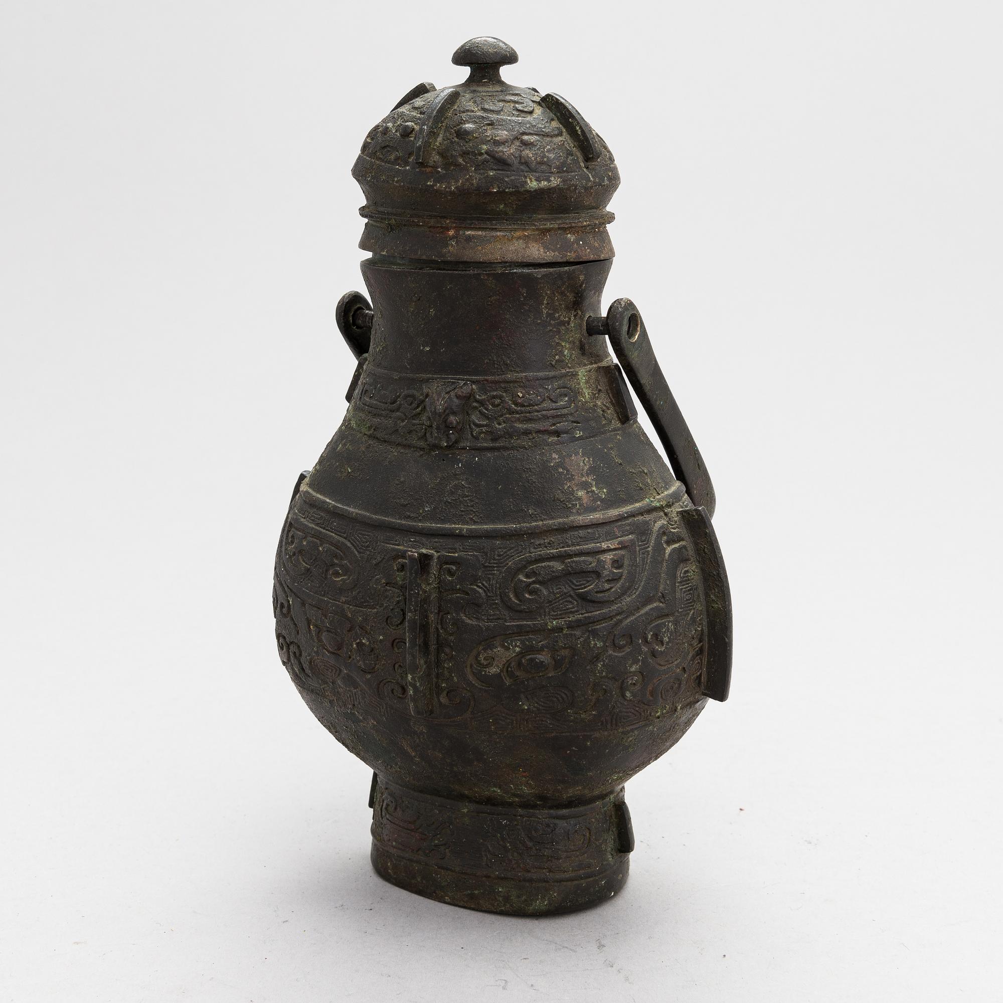 Kannellinen ruokarasia, pronssi, luultavasti 1900-luku.