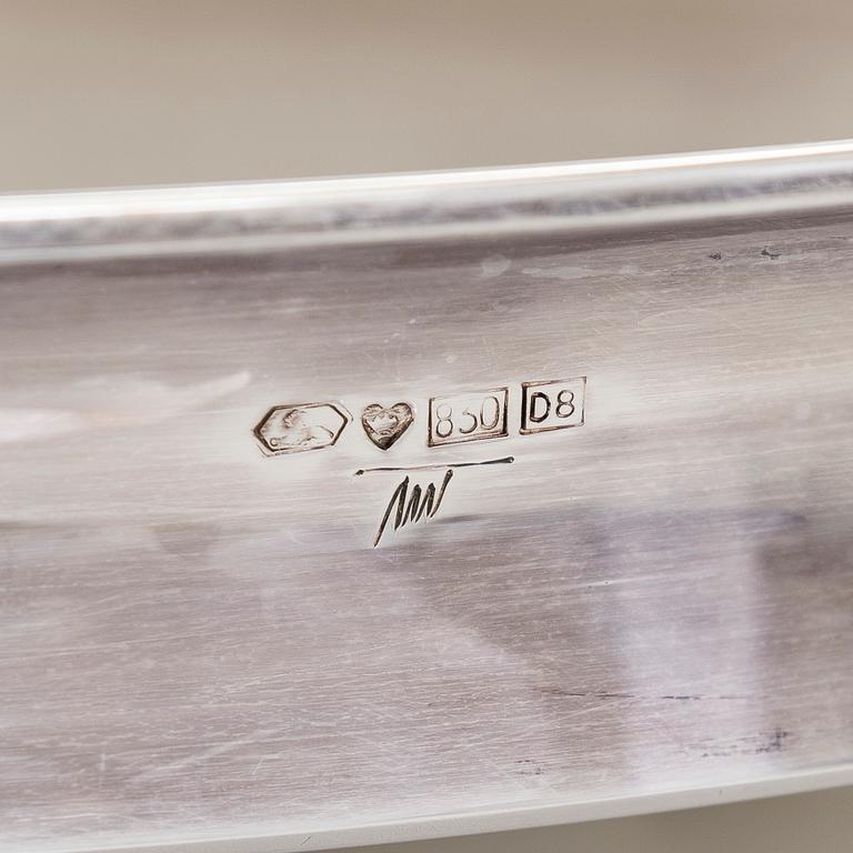 Tapio Wirkkala, A pair of silver dishes model TW 276, Kultakeskus Hämeenlinna, 1974 and 1981.