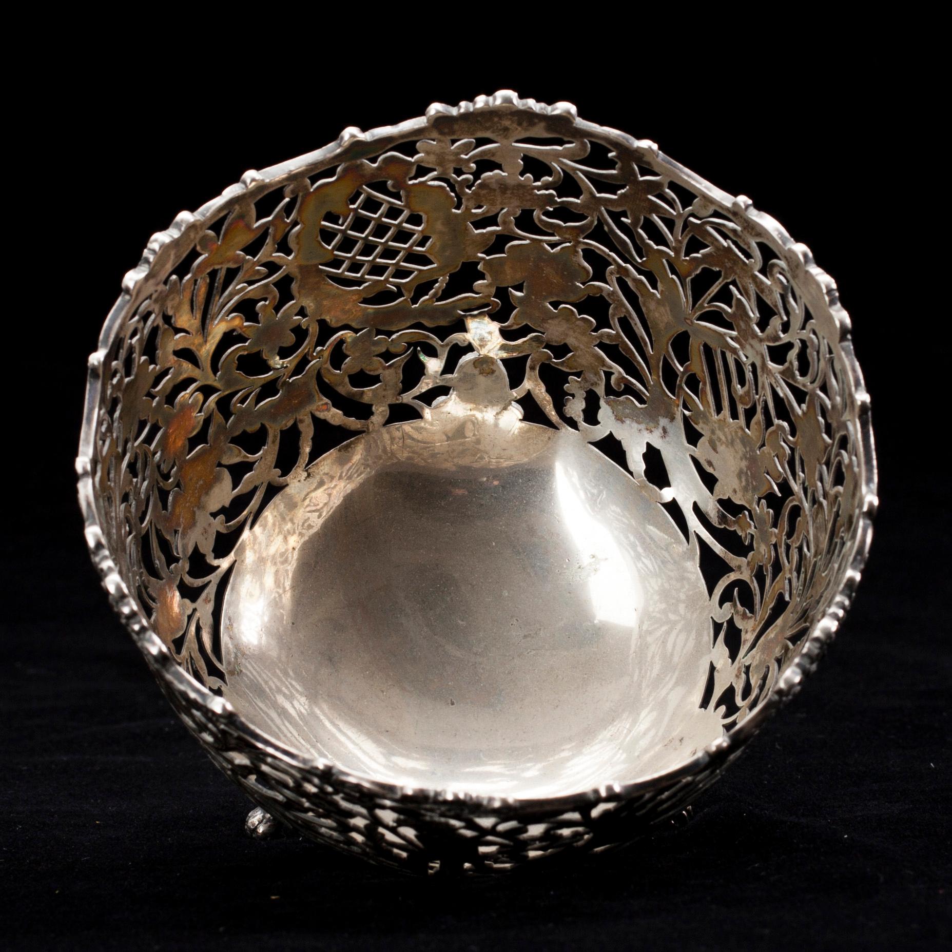 MALJA, hopeaa, hollantilaiset leimat. Paino 172,6 g.