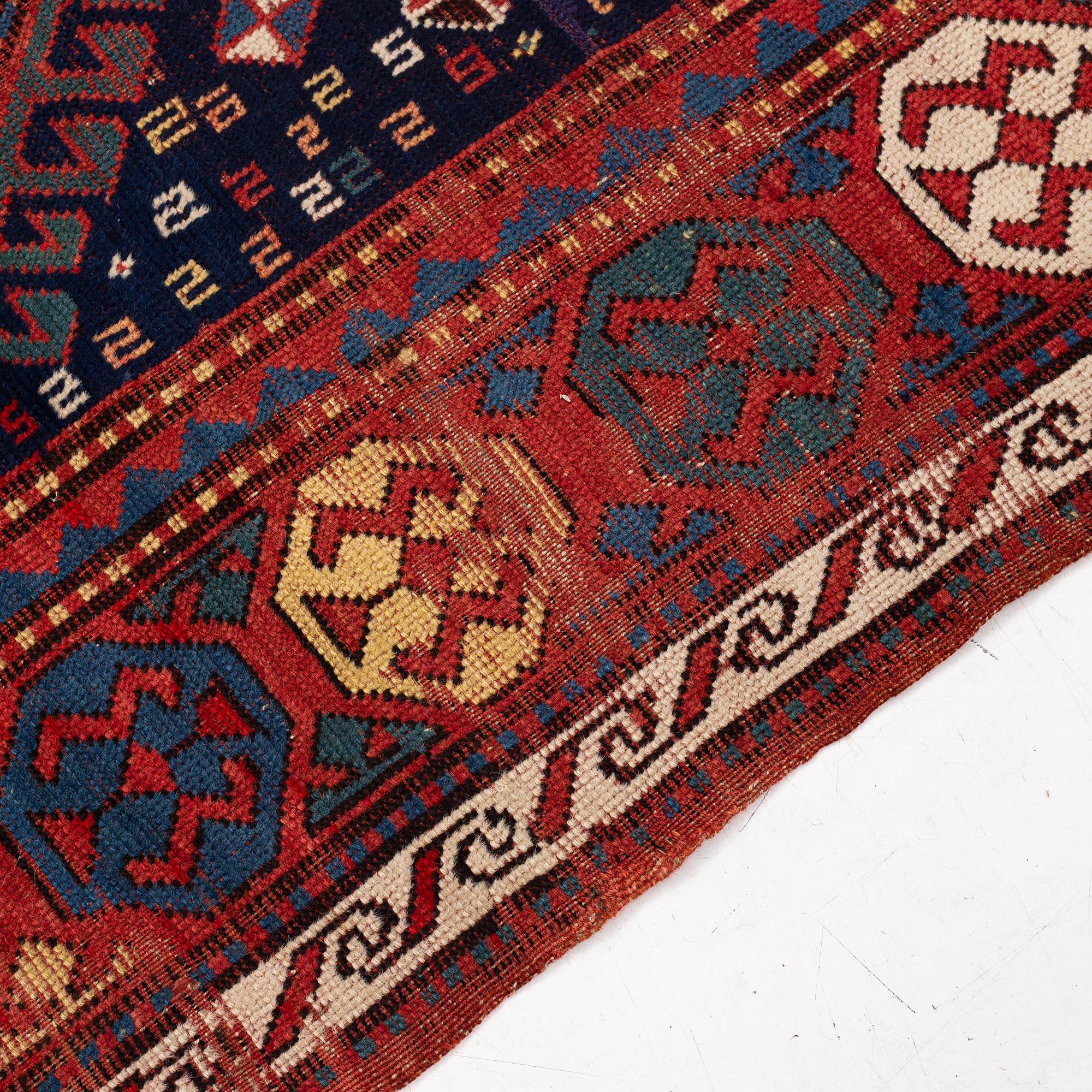 Gallerimatta, Antik kazak, ca 240 x 120 cm.