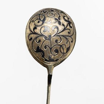 Fjodor Ivanov, teskedar, 6 st, förgyllt silver med niellodekor, kontrollstämpel Viktor Sawinkow, Moskva, Ryssland 1865.