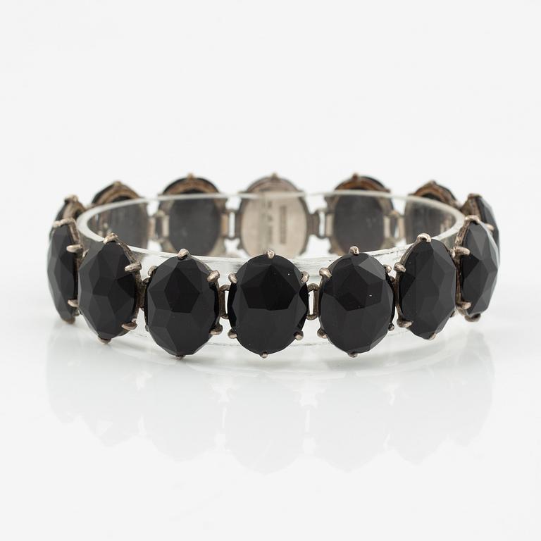 Armband silver med onyx.