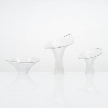 Tapio Wirkkala, 3 vaser, "Kanttarell", signerade Tapio Wirkkala, Iittala, två daterade, -55 och -56.