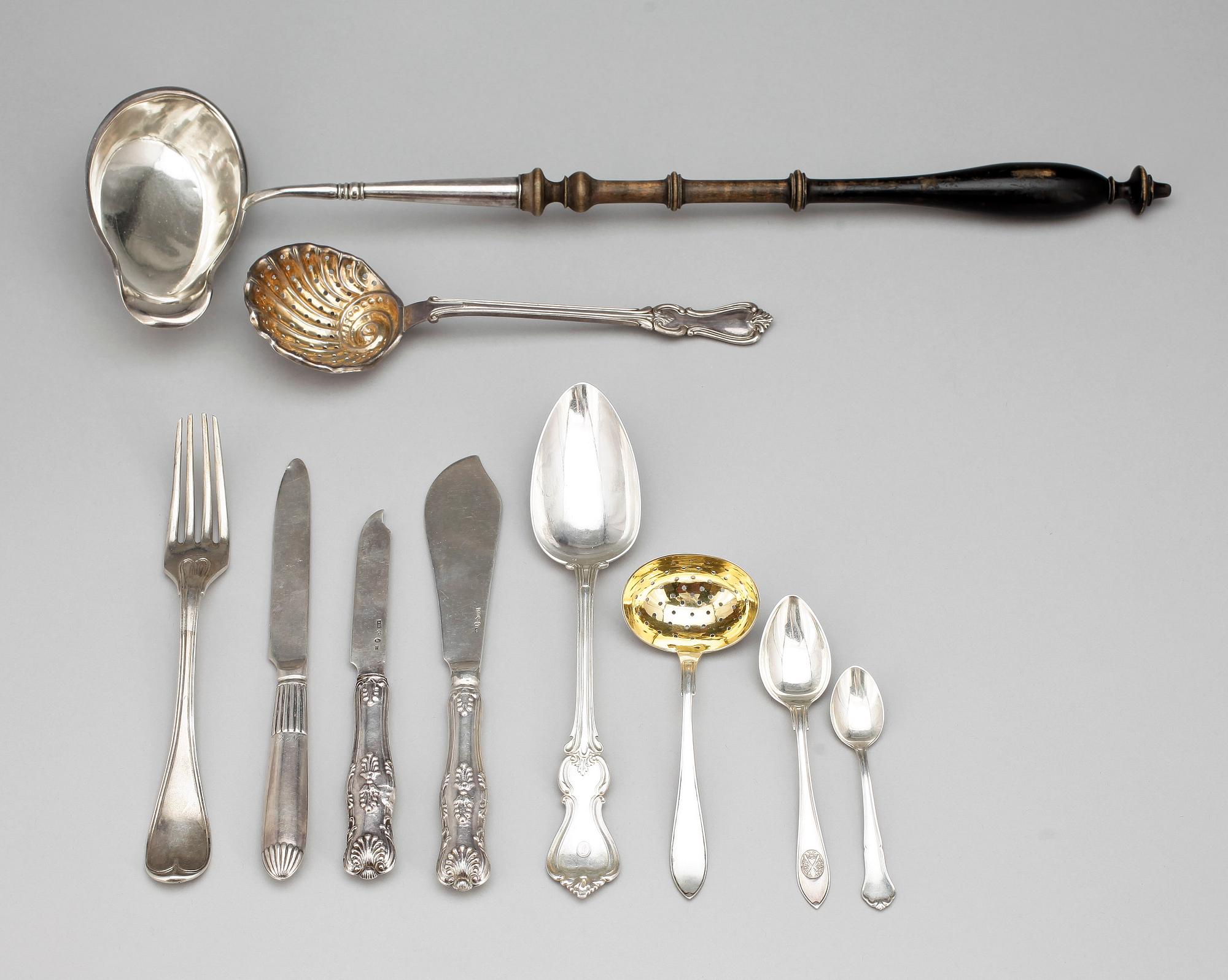 PARTI BESTICK, silver. Bl a Samuel (Sam.)Pettersson, Lindköping, 1882. 1800-tal. Totalvikt ca 1200 g.