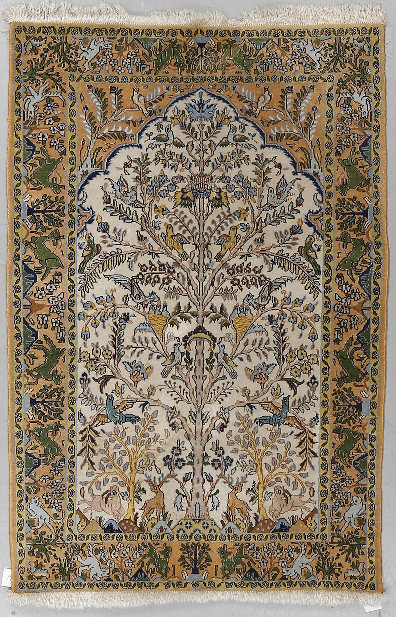 Matta, Old Ghom, ca 162 x 107 cm.