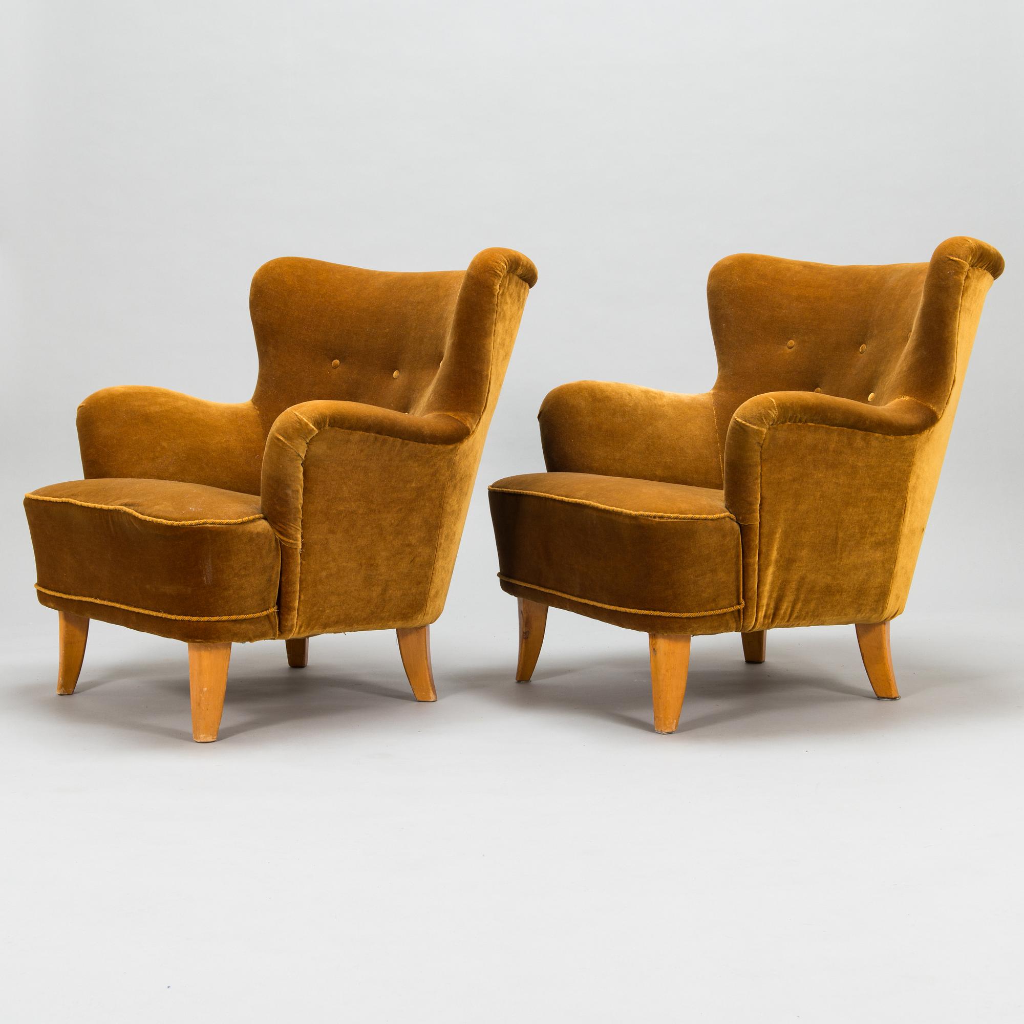 Ilmari Lappalainen, A pair of mid-20th-century 'Laila' armchairs for Asko, Finland.