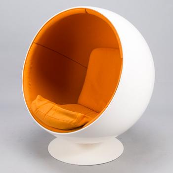 EERO AARNIO, 'Ball Chair', Adelta. Model design year 1963.