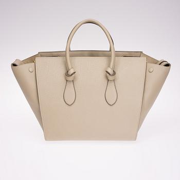 LAUKKU, "Tie", Céline.