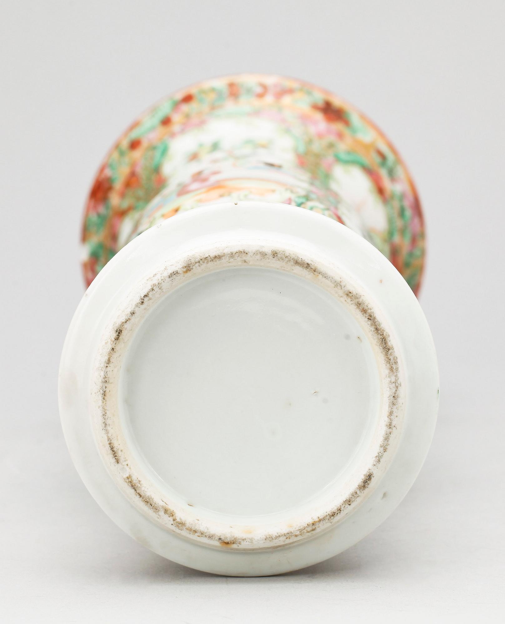 VAS / HATSTAND, porslin, sannolikt Japan, 1900-tal.